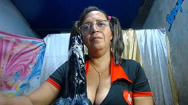 Chat +18 de alina_maturehot ao vivo