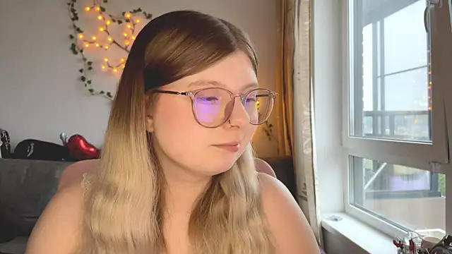 YukiBlush Adlı Modelin Canlı XXX Sohbeti