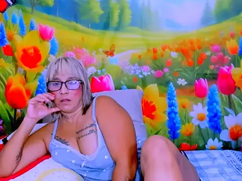 indianroxy live XXX chat
