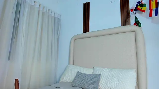 KatieBoison Adlı Modelin Canlı XXX Sohbeti