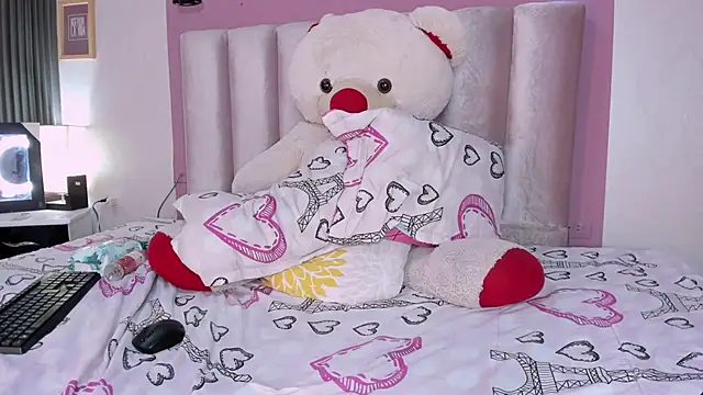 ORIANNA_21 élő XXX-chatje