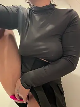 Rae_Lil_White Show in webcam