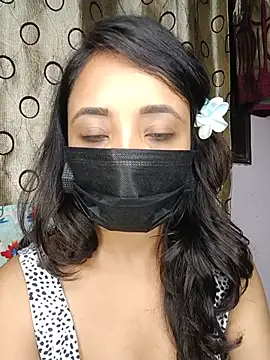Chat +18 de Fire-honeybee ao vivo