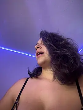 Chat +18 de Aliciia777 ao vivo