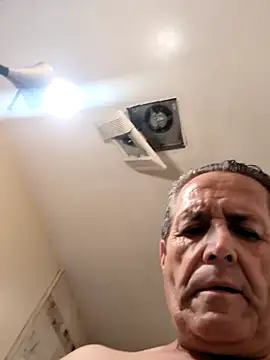bobby69cock Adlı Modelin Canlı XXX Sohbeti