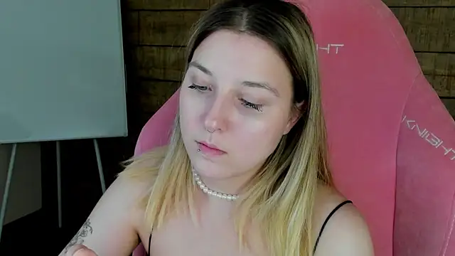 TinnaBurton Live XXX-Chat