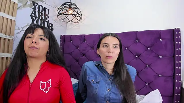 Chat +18 de Valkiria-and-Dione ao vivo