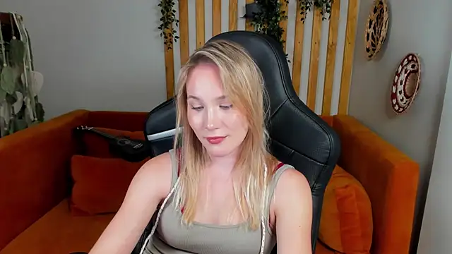 ElaraVoltage Live XXX-Chat