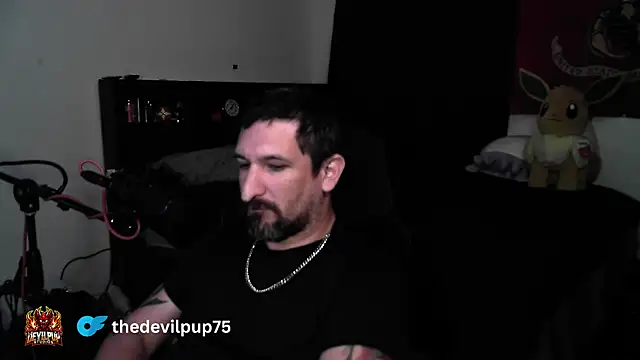 DevilPup75_: διαδικτυακό σόου στην κάμερα