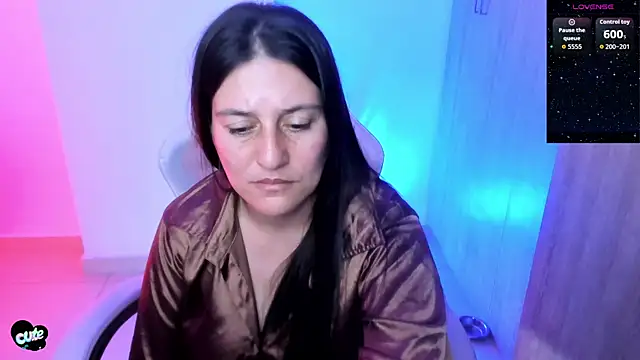 Saskyaa's Live XXX Chat