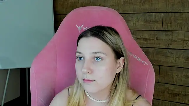 TinnaBurton Adlı Modelin Canlı XXX Sohbeti