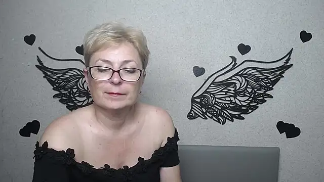 دردشة EmiliaGree الجنسية المباشرة