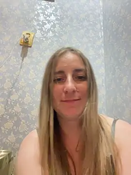 Kozylka1 Adlı Modelin Canlı XXX Sohbeti