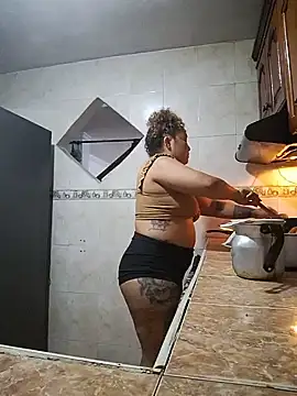 Chat +18 de CurvyHeat ao vivo