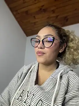 Maddy_Beluci Chat XXX live