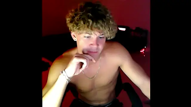 TheOnlyLogan live XXX chat