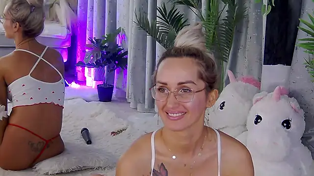 IsabelleEthan লাইভ XXX চ্যাট