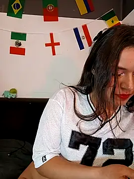 Danni_shy élő XXX-chatje