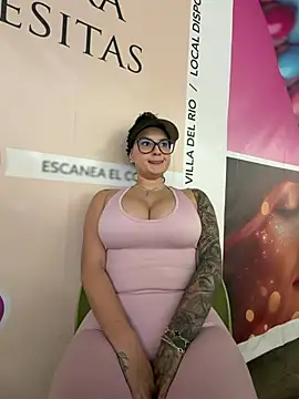 XXX chat uživo modela GabyMejiaa