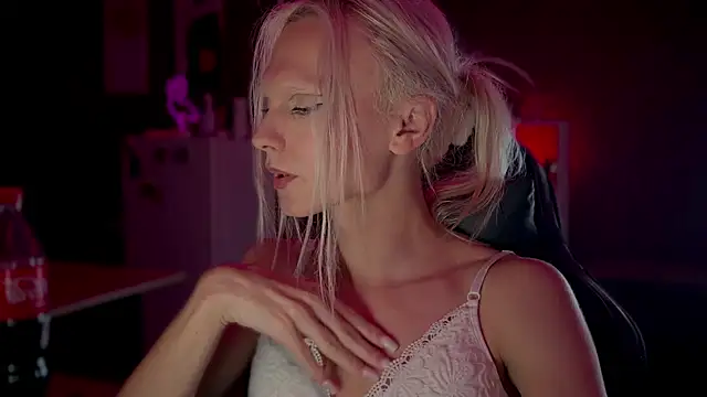 sindLy Live XXX Chat