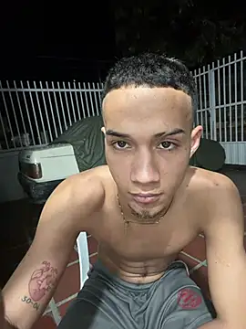 Show modela friends_lust_latin na web-kameri