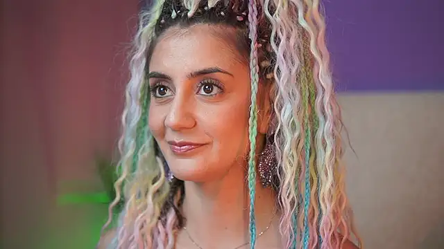SabrinaHope Adlı Modelin Canlı XXX Sohbeti