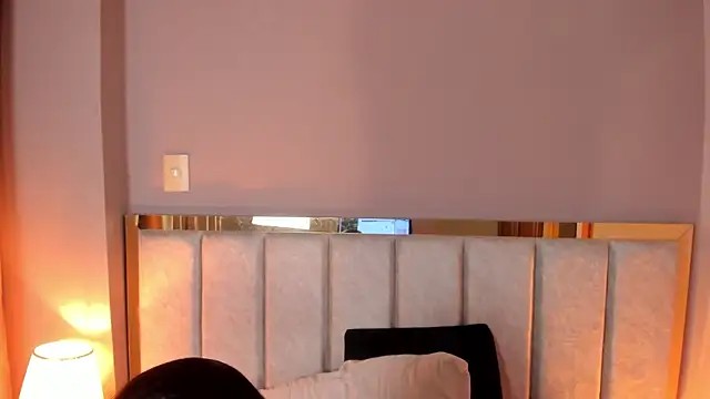 AnnaBroooks' Live XXX Chat