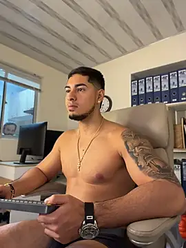 XXX chat uživo modela Dimitri_Colleman