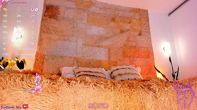 AlannaJoness' Live XXX Chat