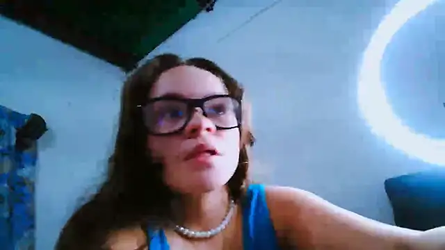 SweetRabbit29's Live XXX Chat