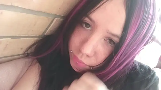 IronicBuckle live XXX chat