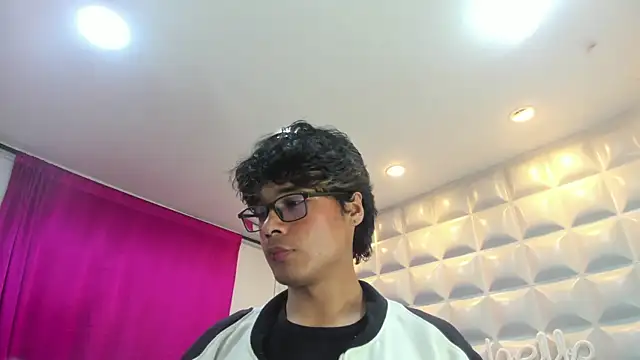 maximo_2019 Live XXX Chat