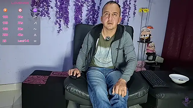 GreisyAndHazzan's Live XXX Chat