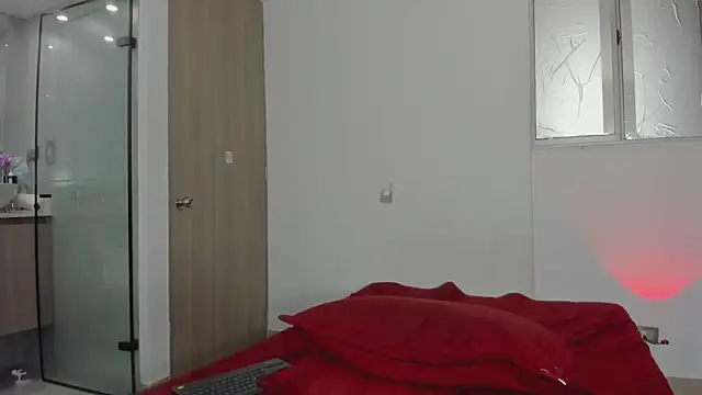 Arimonroee élő XXX-chatje
