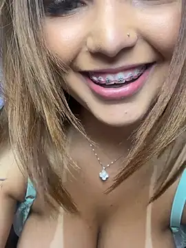 Melzinha71 网络视讯表演