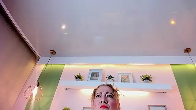 Chat +18 de Iriss_Faster ao vivo