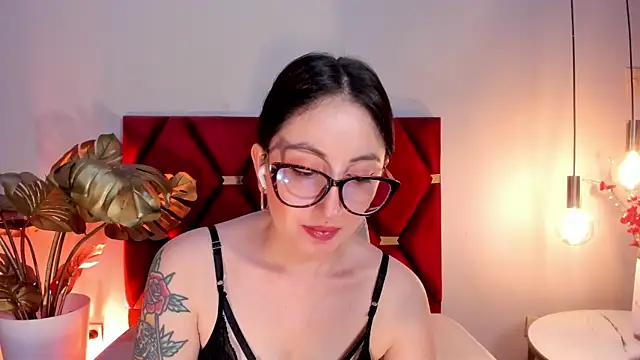 Chat +18 de Emilywatsonn ao vivo