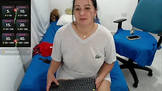 Chat XXX ao vivo de LAURA_Foxht