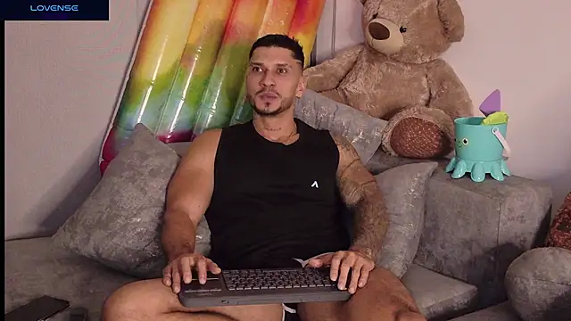 Seth_Vegaa élő XXX-chatje