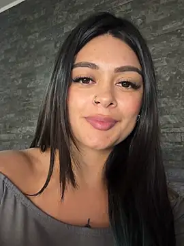 Saray_charmante Adlı Modelin Canlı XXX Sohbeti