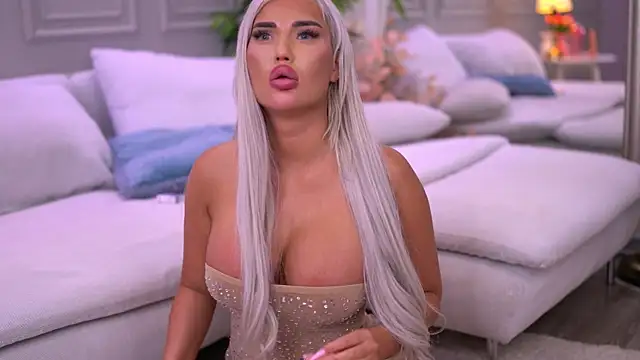 RoseDolll Chat XXX in diretta