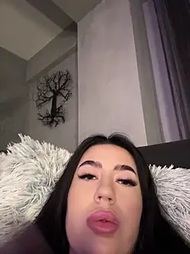 Andrestarr Adlı Modelin Canlı XXX Sohbeti