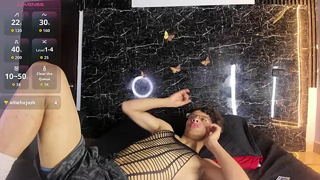 Adrian_Wolf Live XXX Chat