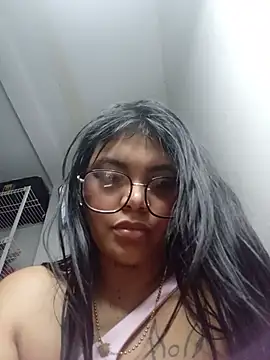 luxuryluna Adlı Modelin Canlı XXX Sohbeti