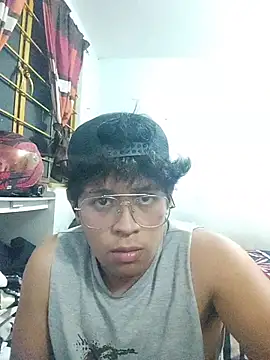 Jblouser Adlı Modelin Canlı XXX Sohbeti