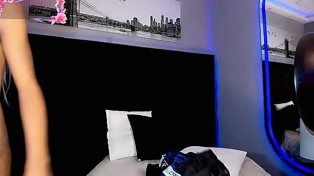Kornylovee Adlı Modelin Canlı XXX Sohbeti