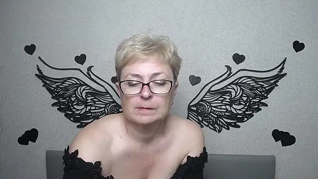 EmiliaGree Chat XXX in diretta