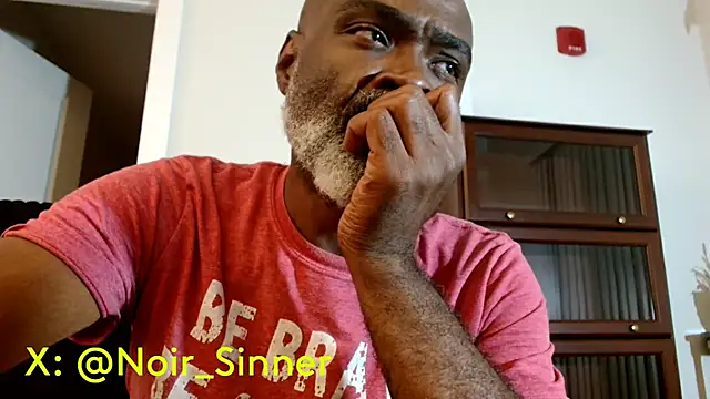צ'אט XXX בשידור חי של sinnernoir