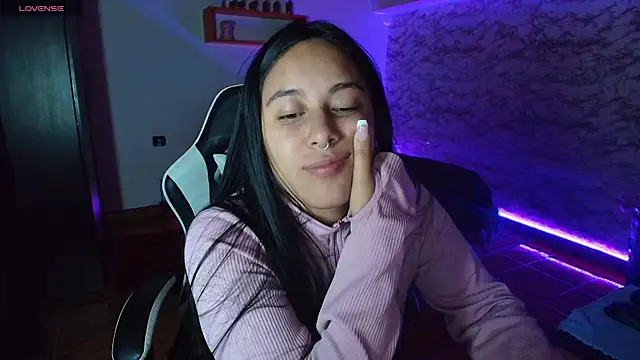 Camila_IRoose's Live XXX Chat