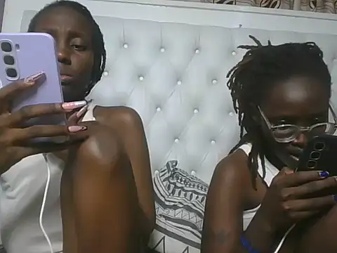 nudevelvet1's Live XXX Chat